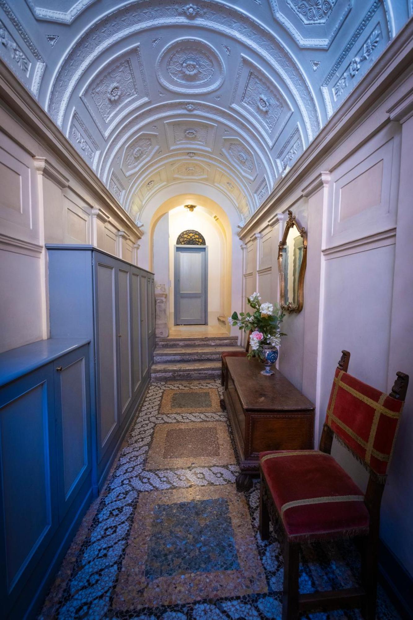 Barberini Apt Close To Fontana Di Trevi Róma Kültér fotó